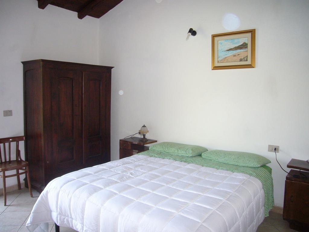 Su Trabi B&B Fluminimaggiore Phòng bức ảnh