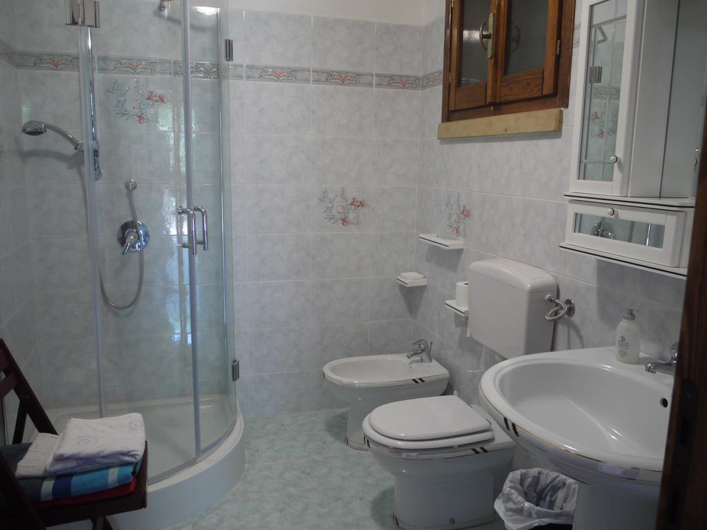Su Trabi B&B Fluminimaggiore Phòng bức ảnh