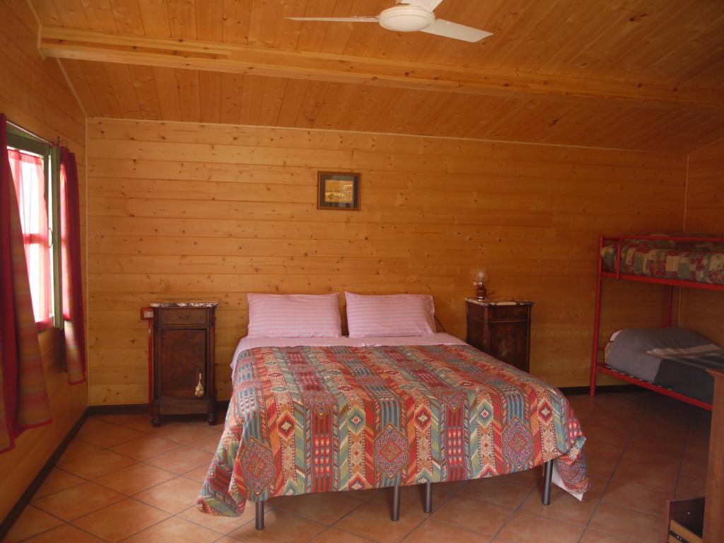 Su Trabi B&B Fluminimaggiore Phòng bức ảnh