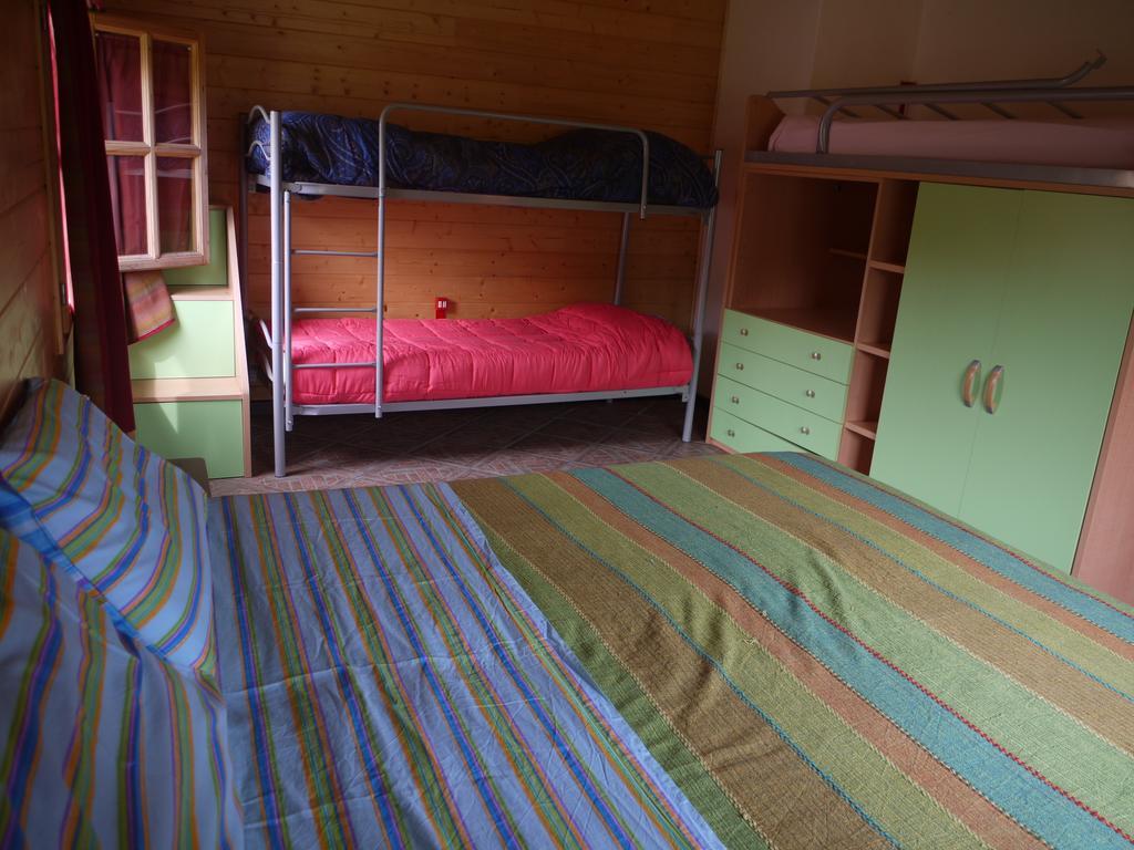 Su Trabi B&B Fluminimaggiore Phòng bức ảnh