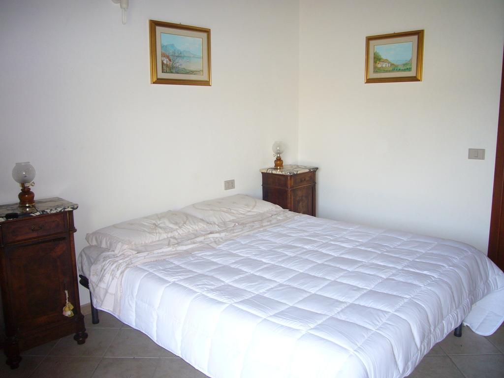 Su Trabi B&B Fluminimaggiore Phòng bức ảnh