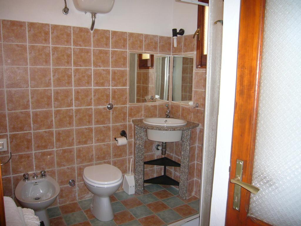 Su Trabi B&B Fluminimaggiore Ngoại thất bức ảnh